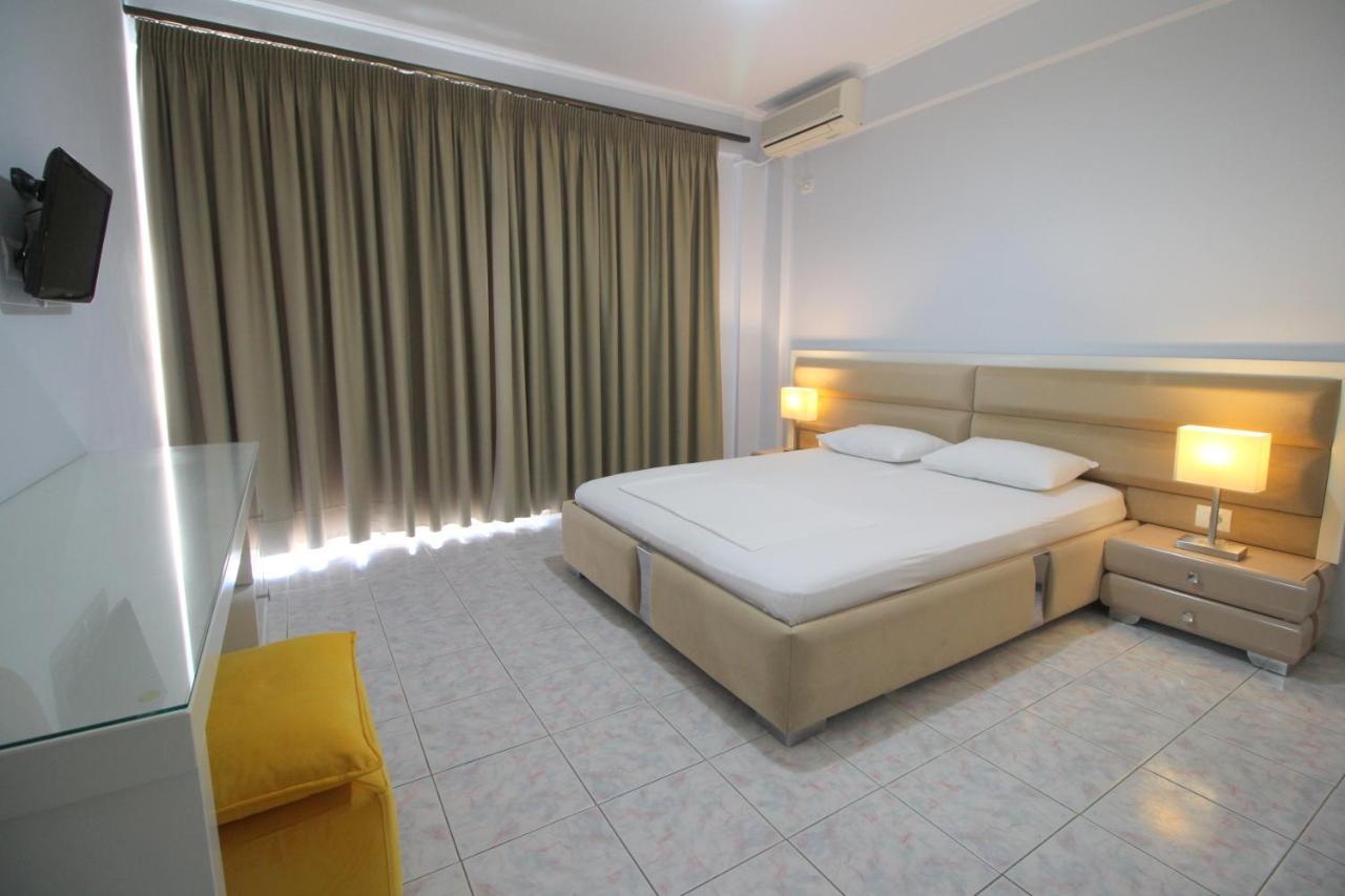 Murati Suites Саранде Екстериор снимка
