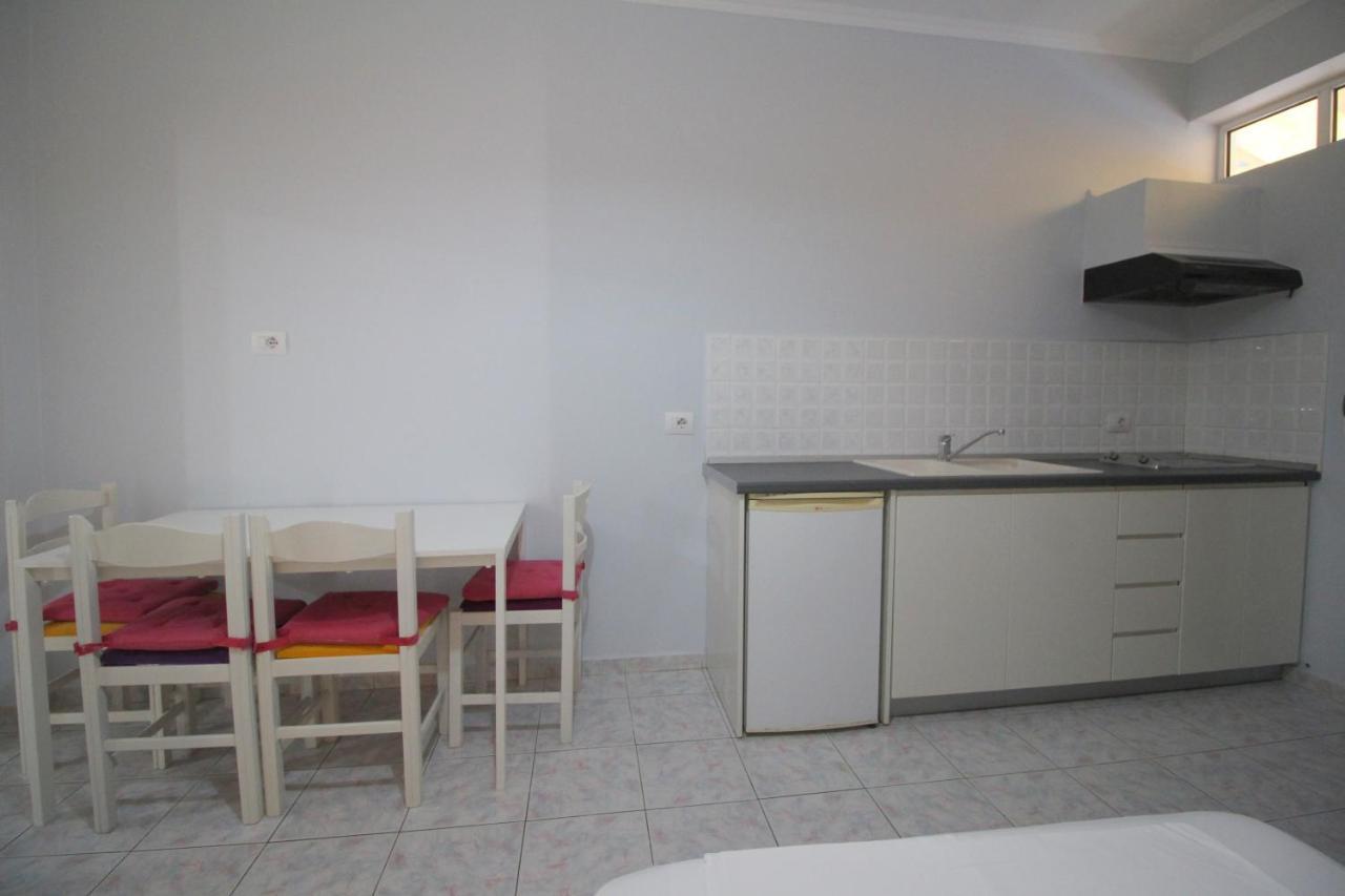 Murati Suites Саранде Екстериор снимка